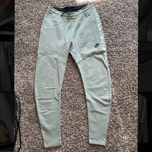 Nike Tech Joggers